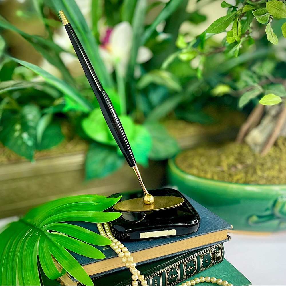 Vintage Parker Fountain Pen W Stand W Magnetic Base Holder